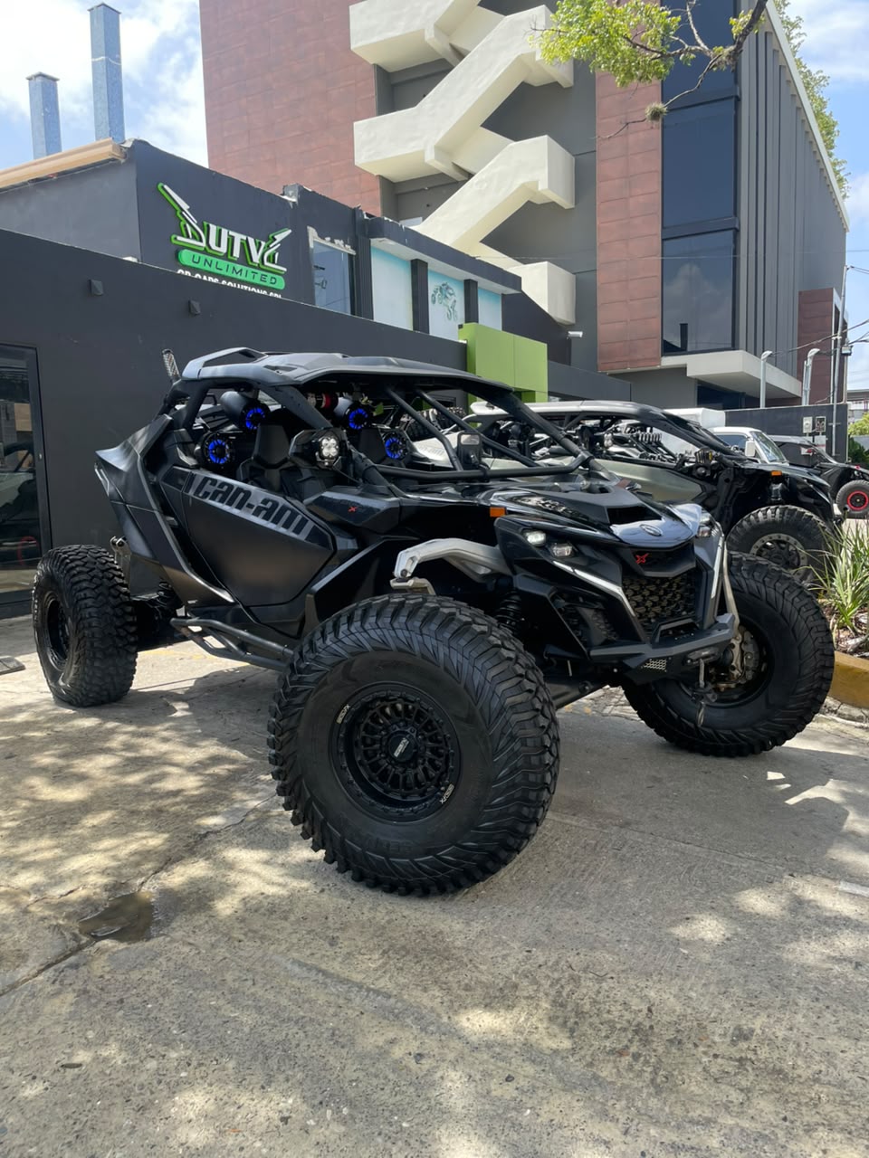 Can-Am Maverick R XRS